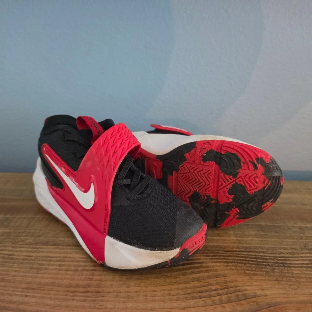 Nike Kids Team Hustle D 12 Basketball Shoes Black Red HF6280-001 12c